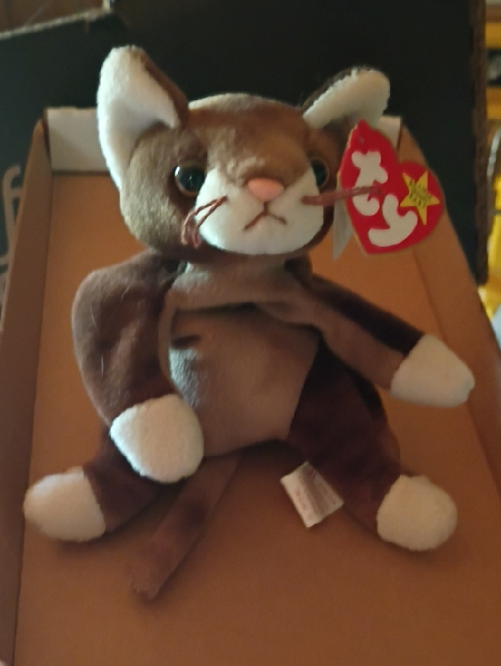 Ty Brown and Cream Cat Beanie Baby with Heart Tag (Pounce) - Picture 6 of 6